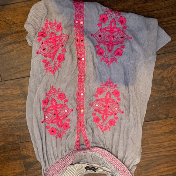 Off the shoulders top - Picture 2 of 3